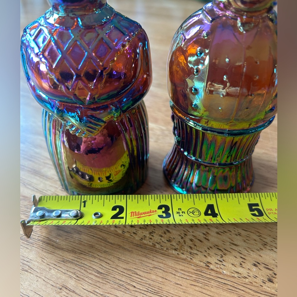 Vintage Carnival Glass Salt & Pepper Shakers - Picture 5 of 10